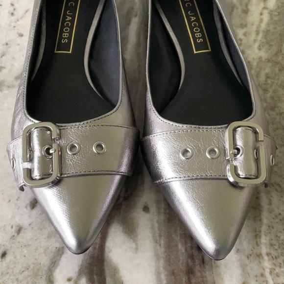 NWOB Marc Jacobs REED Leather Buckle detail flats - Picture 2 of 10